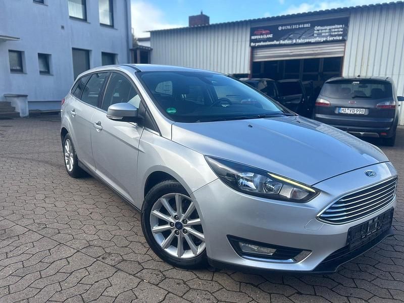 Gebraucht Ford Focus Titanium 120 PS (88 kW) 2017 Silber Kombi