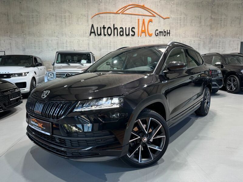 Schwarz Gebraucht 2020 Skoda Karoq SportLine SUV | 29.900 € (Etwas zu teuer) - Bild 1/4