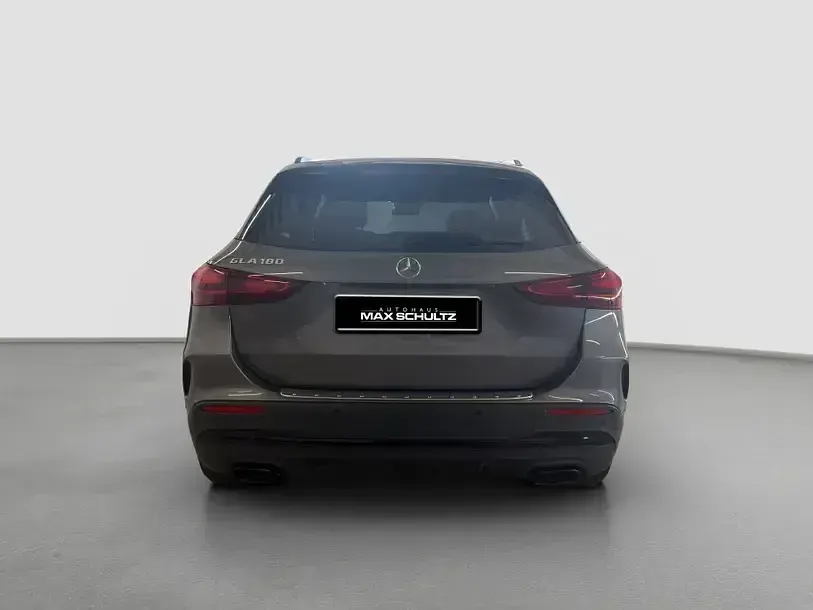Gebraucht Mercedes GLA180 AMG 136 PS (100 kW) 2025 Grau SUV
