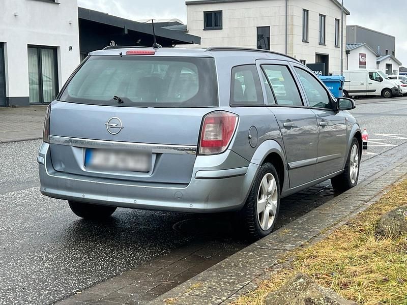 Gebraucht Opel Astra 150 PS (110 kW) 2008 Grau Kombi