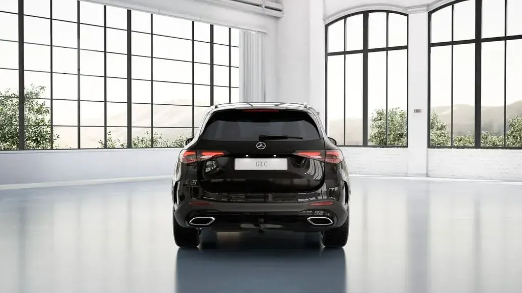 Gebraucht Mercedes GLC200 AMG 163 PS (119 kW) 2025 Schwarz SUV