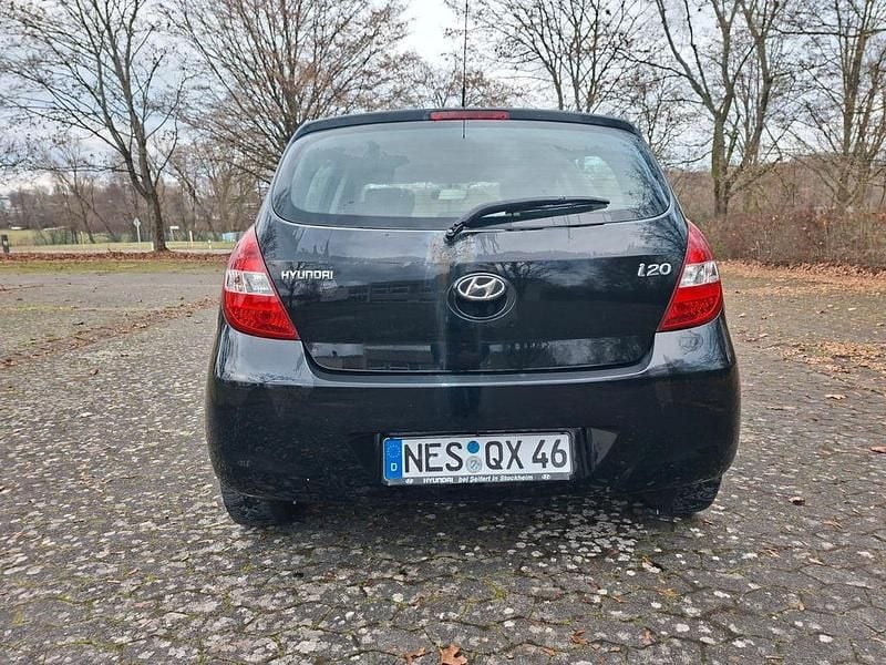 Gebraucht Hyundai i20 Classic 77 PS (56 kW) 2011 Schwarz Kleinwagen