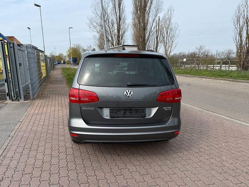 Gebraucht VW Sharan Match 140 PS (102 kW) 2013 Grau Van / Kleinbus