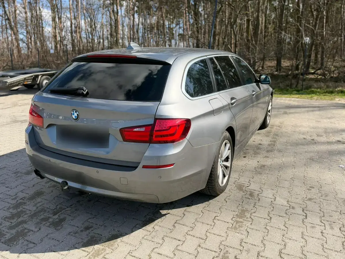 Gebraucht BMW 525 204 PS (150 kW) 2011 Grau Kombi