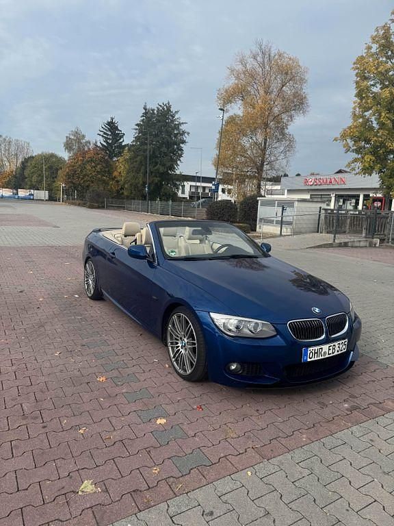 Blau Gebraucht 2013 BMW 325 Cabriolet M Sport Cabrio | 21.900 € (Teuer) - Bild 1/4