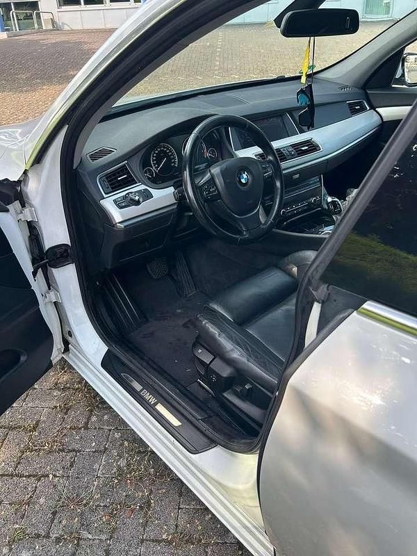 Gebraucht BMW 530 245 PS (180 kW) 2010 Weiß Kleinwagen