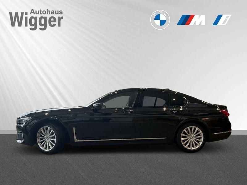Gebraucht BMW 750 400 PS (294 kW) 2019 Black sapphire metallic Limousine