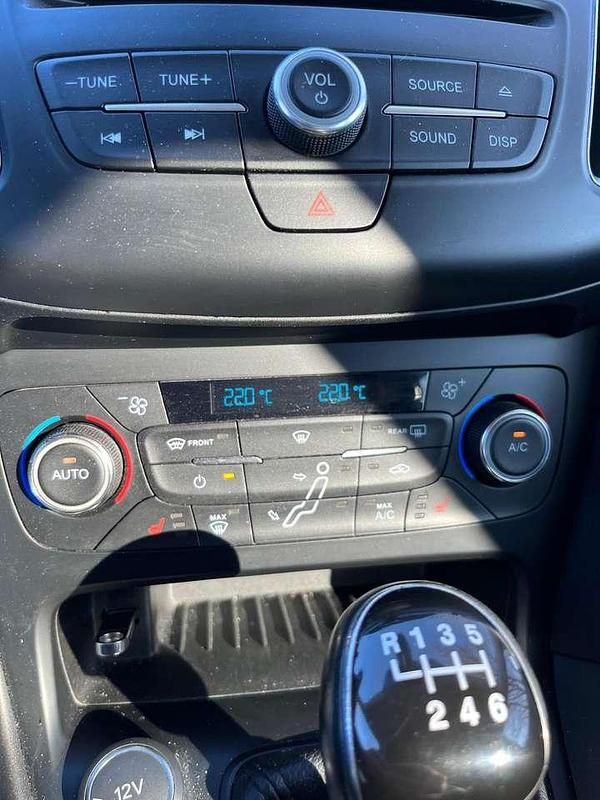 Gebraucht Ford Focus Business Edition 120 PS (88 kW) 2017 Silber Kombi