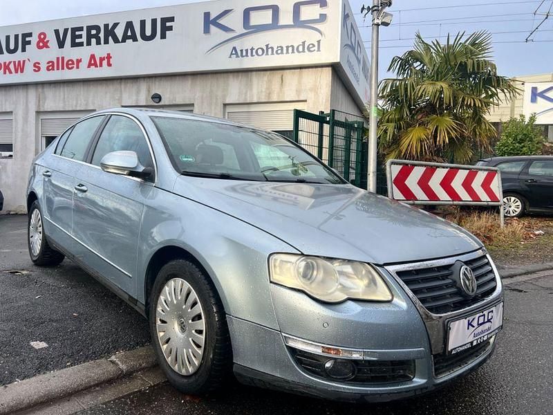 Gebraucht VW Passat Comfortline 116 PS (85 kW) 2005 Arcticbluesilver Limousine