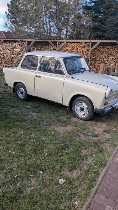 Weiß Gebraucht 1989 Trabant 601 Limousine | 3.800 € - Bild 1/4