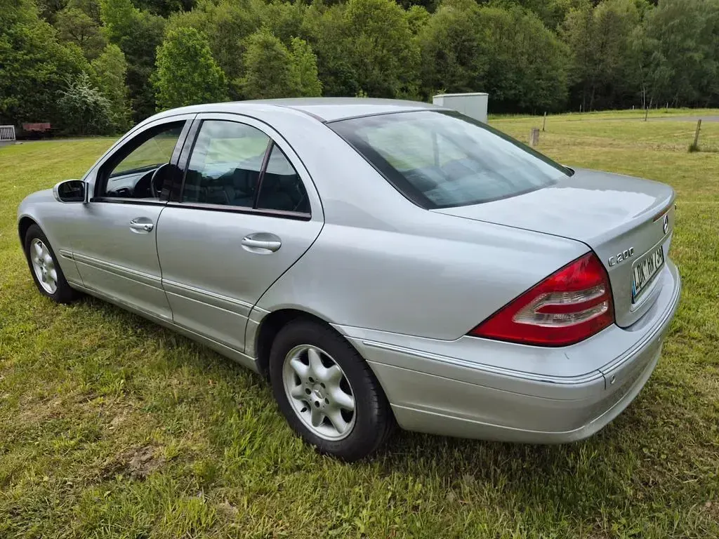 Gebraucht Mercedes C200 Elegance 116 PS (85 kW) 2000 Silber Limousine