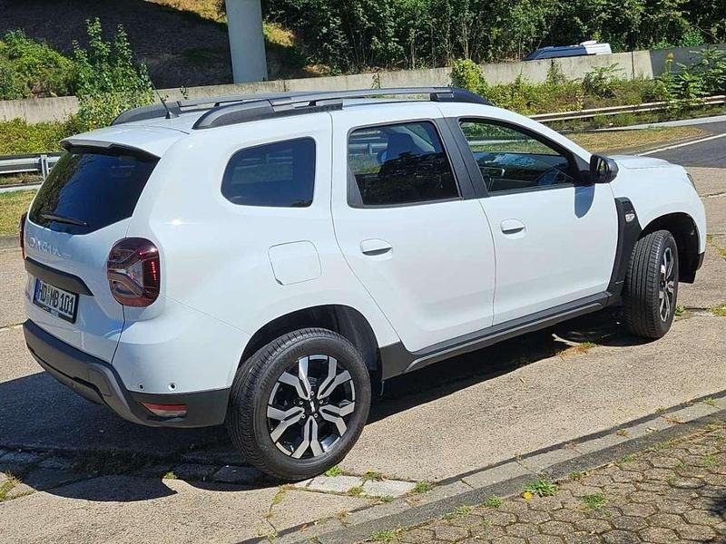 Gebraucht Dacia Duster Journey 101 PS (74 kW) 2024 Weiß SUV