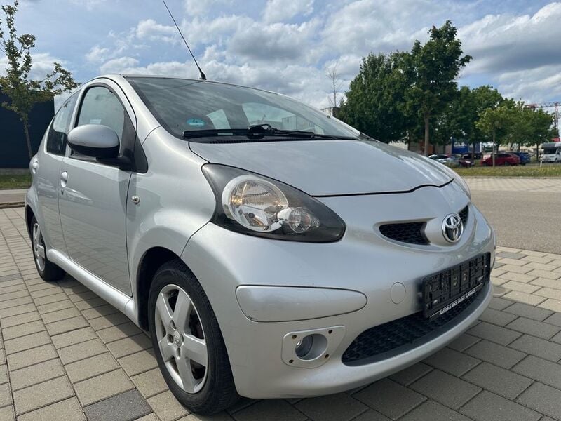 Silber Gebraucht 2008 Toyota Aygo Club Kleinwagen | 4.999 € (Fairer Preis) - Bild 1/4