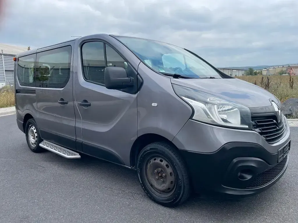 Gebraucht Renault Trafic Expression 120 PS (88 kW) 2015 Grau Van / Kleinbus