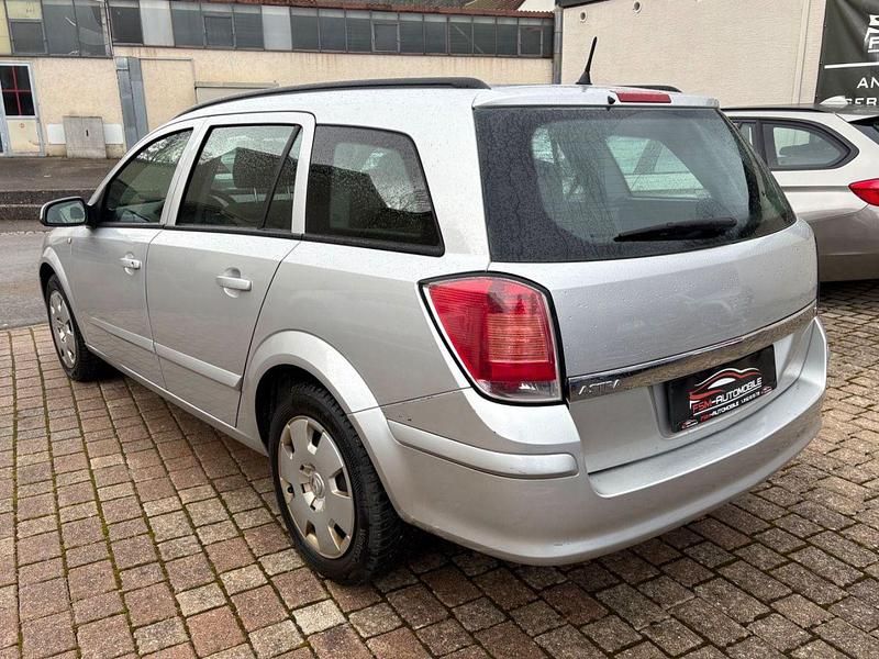 Gebraucht Opel Astra Edition 125 PS (91 kW) 2005 Silber Kombi