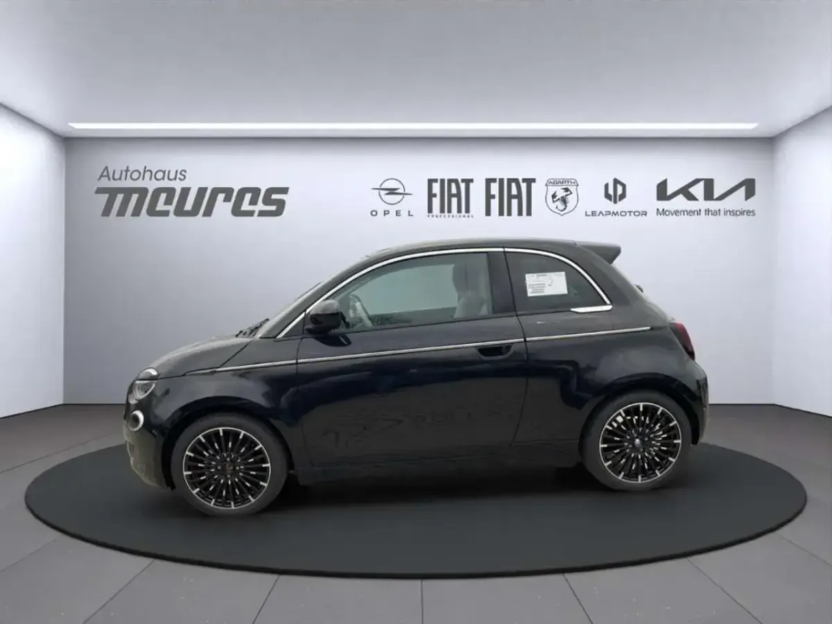 Neu Fiat 500e La Prima 69 kW (95 PS) 2026 Schwarz Kleinwagen