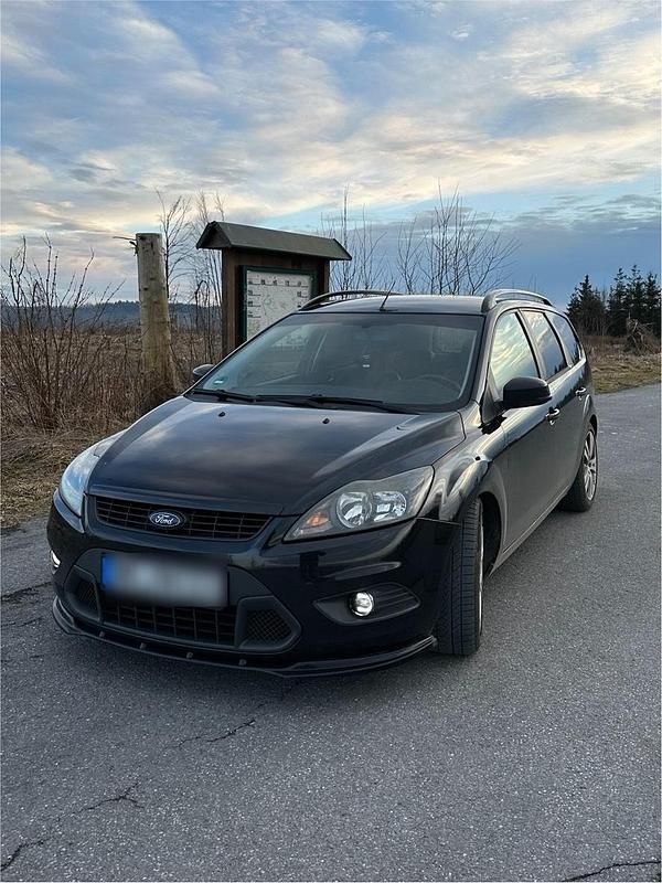Schwarz Gebraucht 2009 Ford Focus Kombi | 5.000 € (Teuer) - Bild 1/4