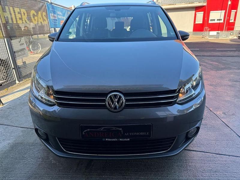 Gebraucht VW Touran Life 140 PS (102 kW) 2013 Grau Van / Kleinbus