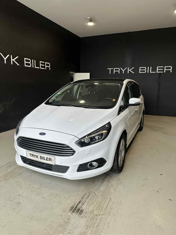Weiß Gebraucht 2015 Ford S-MAX Titanium Van / Kleinbus | 5.800 € (Teuer) - Bild 1/4