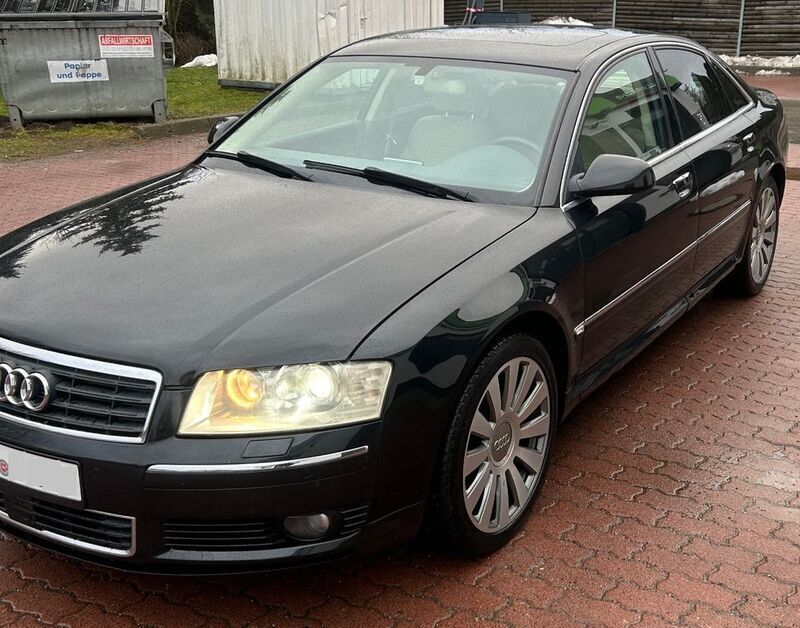 Schwarz Gebraucht 2004 Audi A8 Comfort Limousine | 9.300 € (Guter Preis) - Bild 1/4