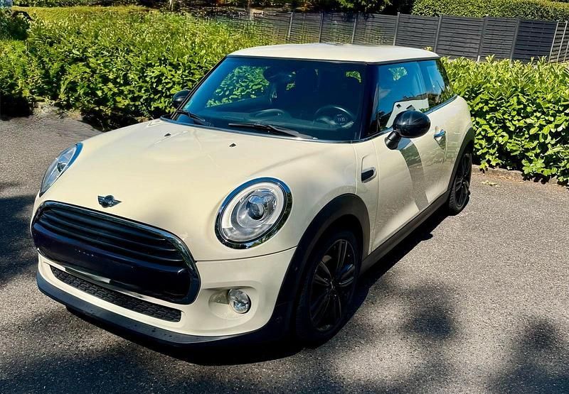 Second-hand Mini Cooper 136 CP (100 kW) 2018 Alb Hatchback