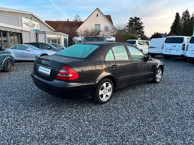 Gebraucht Mercedes E200 122 PS (89 kW) 2003 Schwarz Limousine