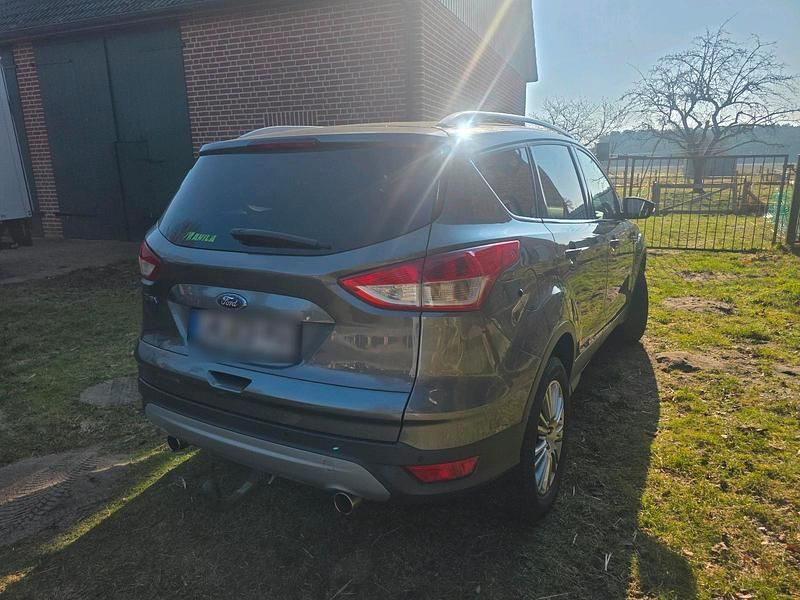 Gebraucht Ford Kuga 140 PS (102 kW) 2014 Grau SUV