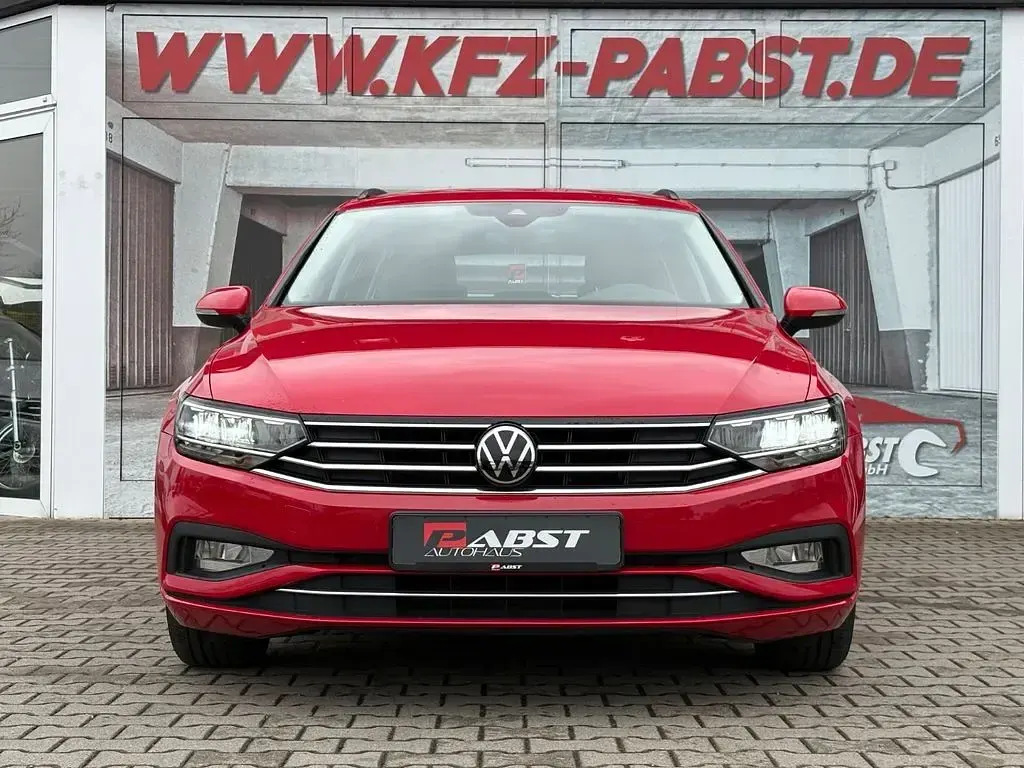Gebraucht VW Passat Business 122 PS (89 kW) 2023 Rot Kombi