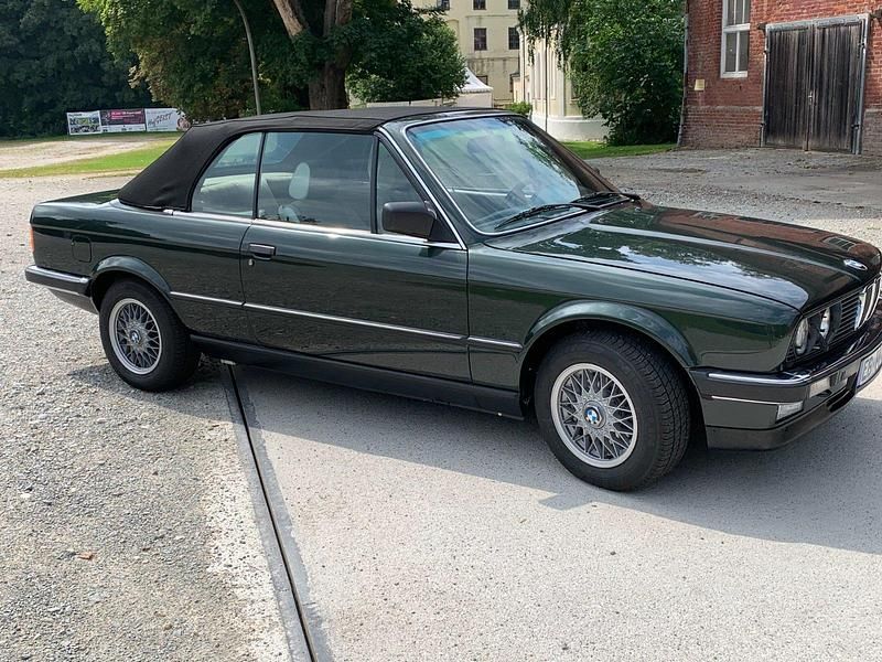 Grün Gebraucht 1989 BMW 325 Cabriolet Cabrio | 45.000 € - Bild 1/4