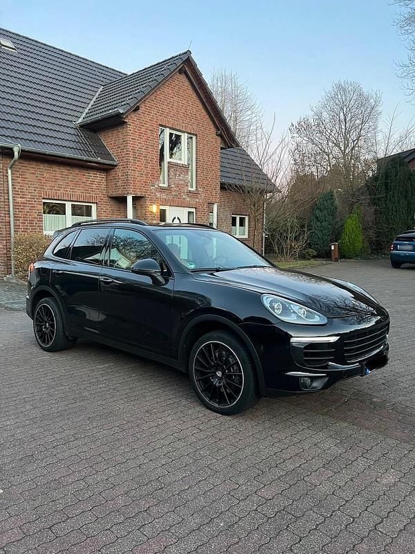 Second-hand Porsche Cayenne 270 CP (198 kW) 2016 Negru SUV