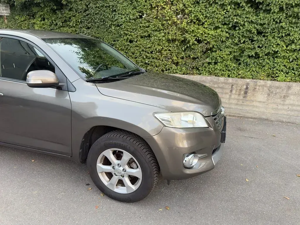 Gebraucht Toyota RAV4 Travel 158 PS (116 kW) 2011 Braun SUV