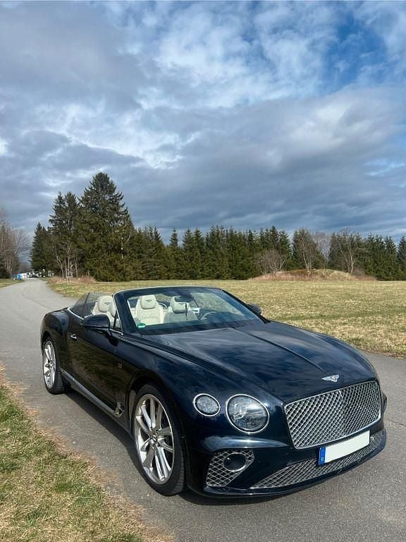 Blau Gebraucht 2019 Bentley Continental Limousine | 180.000 € (Superpreis) - Bild 1/4