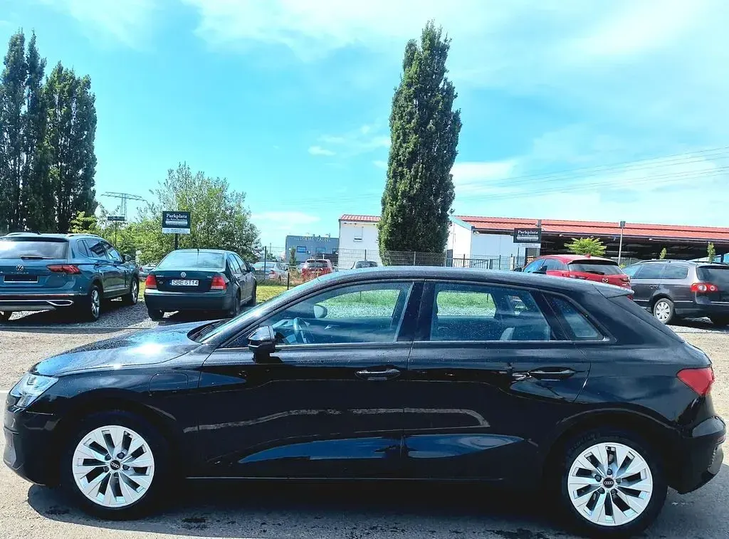 Gebraucht Audi A3 Sportback e-tron Basis 204 PS (150 kW) 2022 Schwarz Kleinwagen