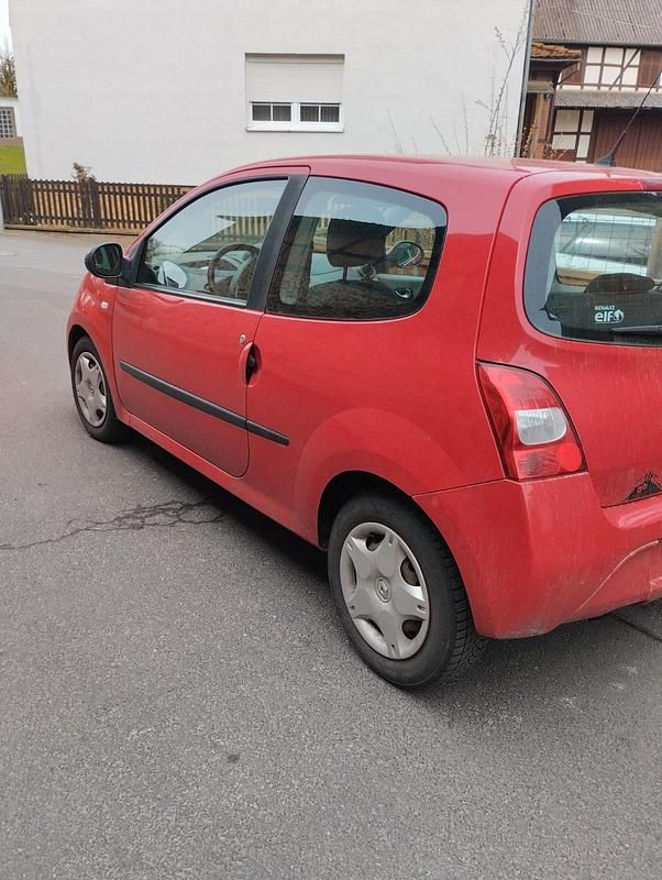 Second-hand Renault Twingo 75 CP (55 kW) 2009 Roșu Hatchback
