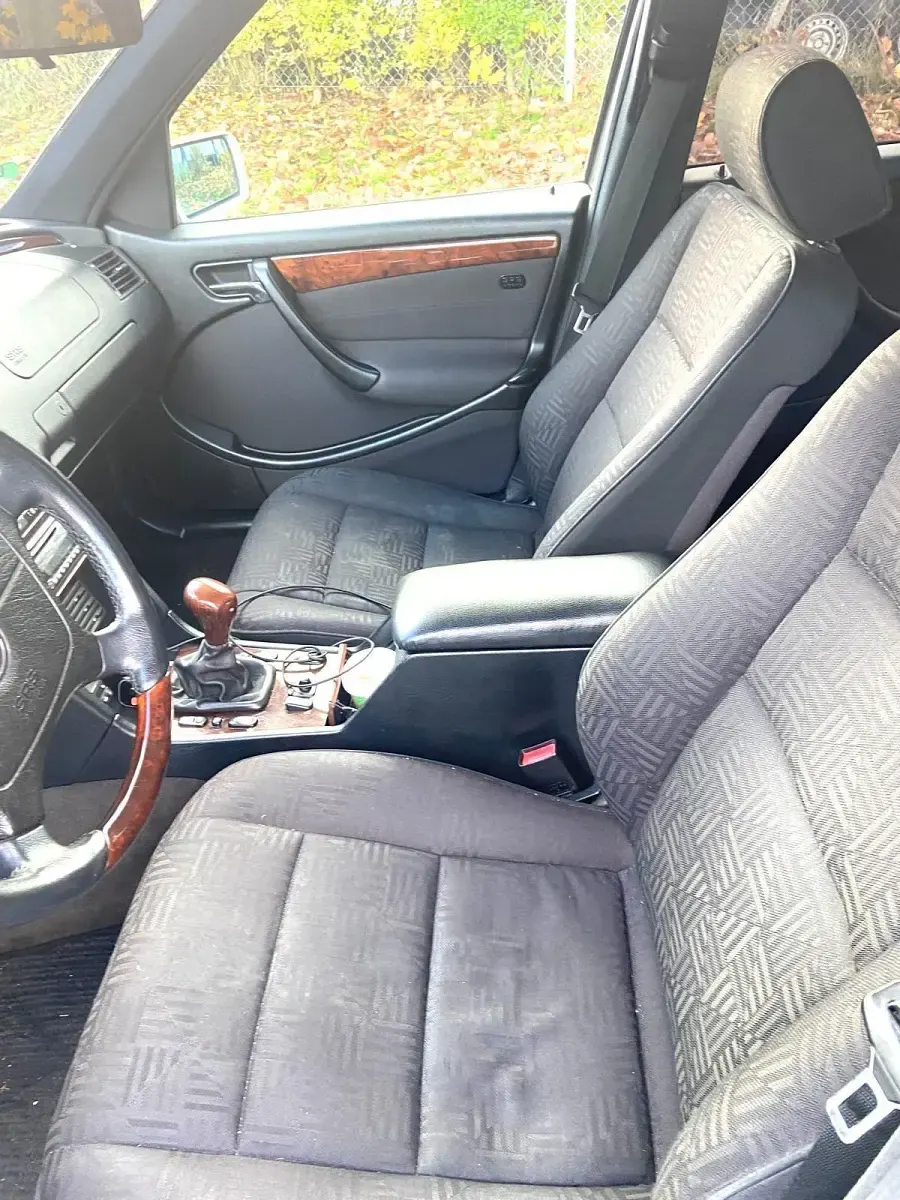 Gebraucht Mercedes C220 Elegance 122 PS (89 kW) 1998 Silber Limousine