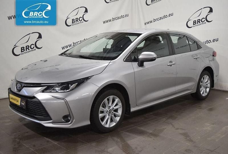 Gebraucht Toyota Corolla Hybrid 98 PS (72 kW) 2024 Silber Limousine