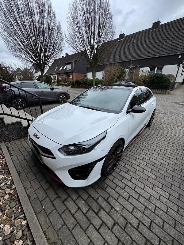 Gebraucht Kia ProCeed GT 204 PS (150 kW) 2023 Weiß Kombi