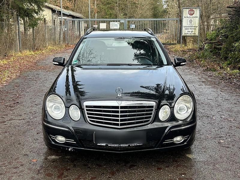 Gebraucht Mercedes E320 Avantgarde 224 PS (164 kW) 2007 Schwarz Kombi