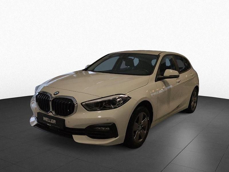Gebraucht BMW 118 Advantage 136 PS (100 kW) 2021 Alpinweiss iii (weiß) Kleinwagen