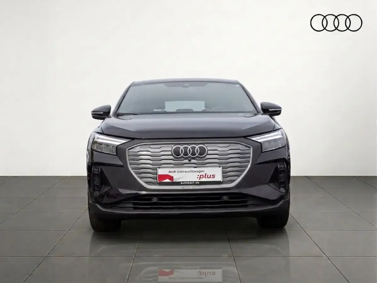 Gebraucht Audi Q4 Sportback e-tron Ambiente 125 kW (170 PS) 2023 Mythosschwarz metallic SUV