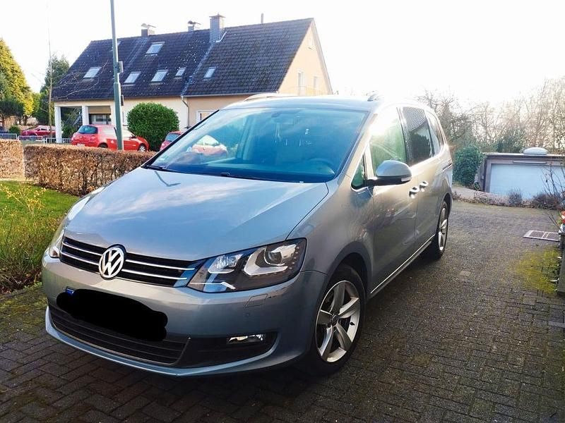 Blau Gebraucht 2012 VW Sharan Comfortline Van / Kleinbus | 12.800 € (Etwas zu teuer) - Bild 1/4