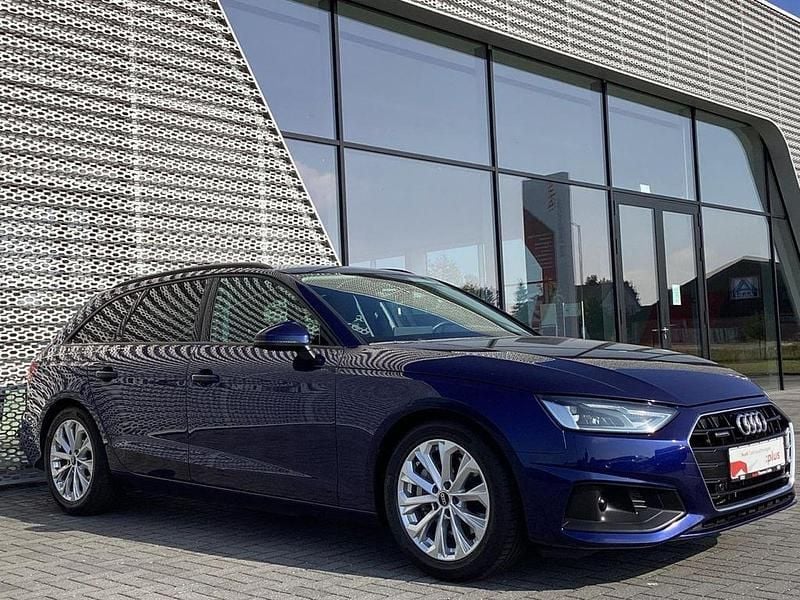 Gebraucht Audi A4 Design 204 PS (150 kW) 2022 Navarrablau metallic Kombi