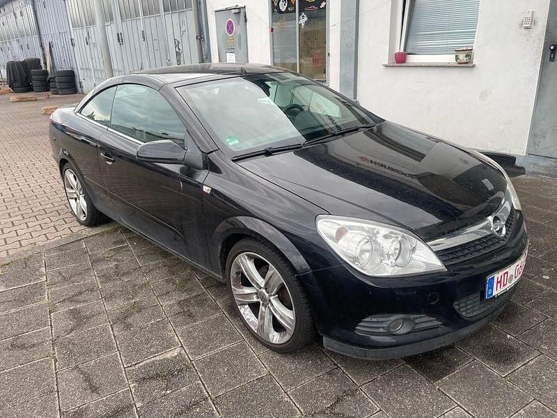 Saphirschwarz/black sapphire Gebraucht 2009 Opel Astra Cabriolet Cabrio | 1.490 € (Superpreis) - Bild 1/4