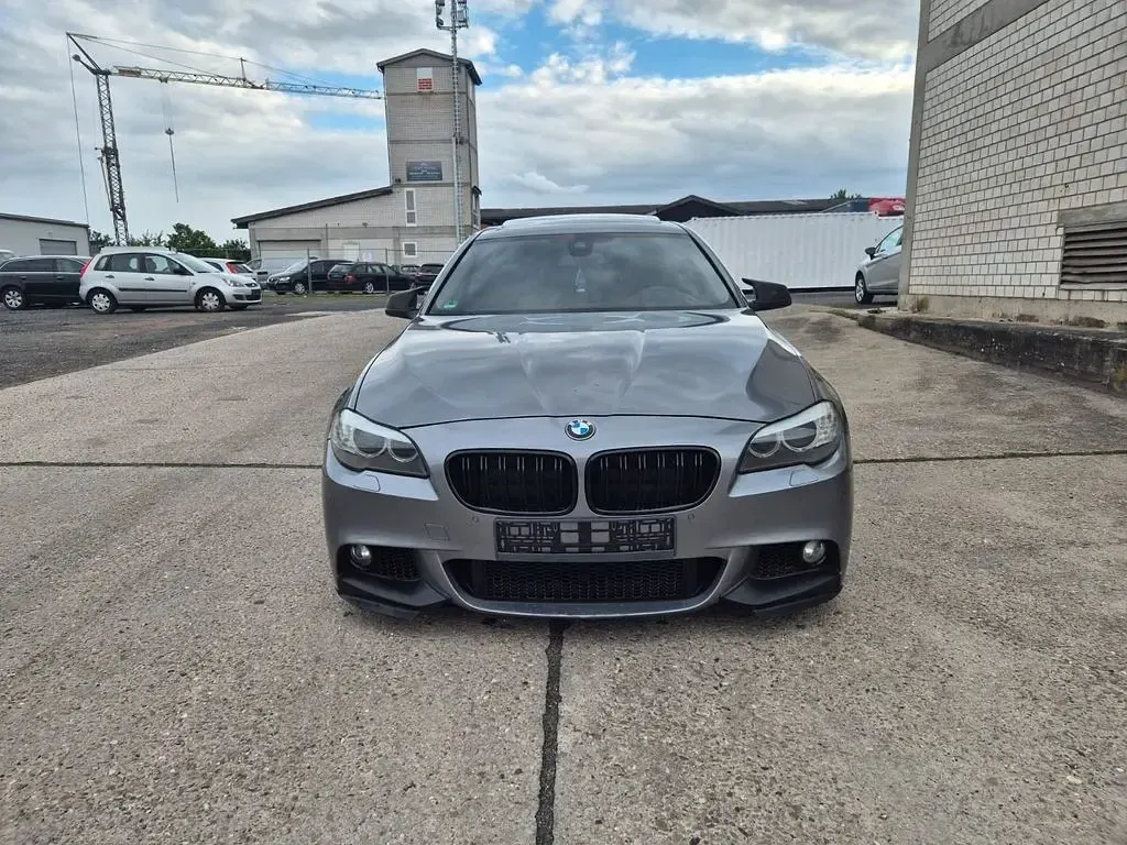 Gebraucht BMW 525 218 PS (160 kW) 2013 Grau Limousine