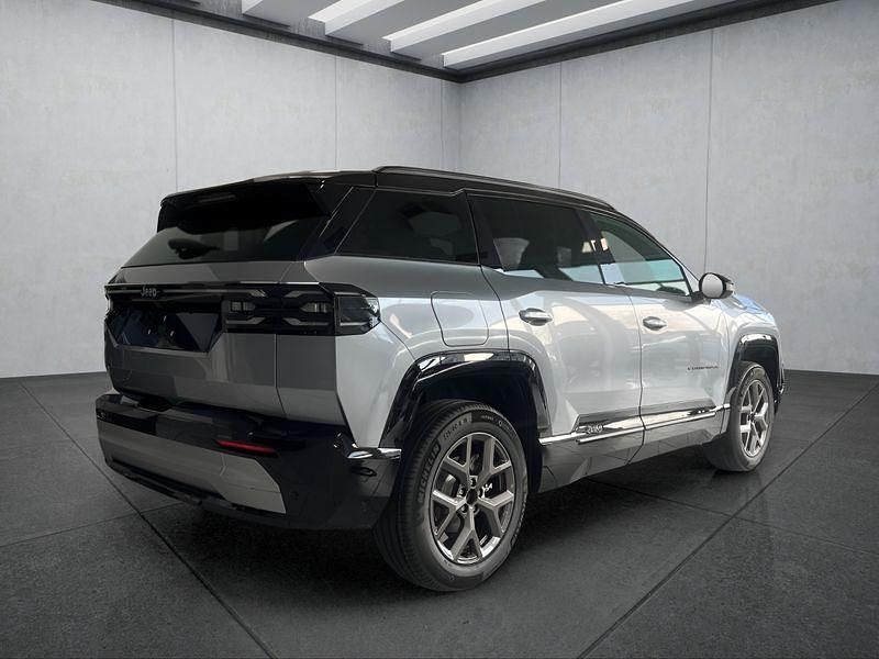 Neu Jeep Compass 145 PS (106 kW) 2026 Grau SUV