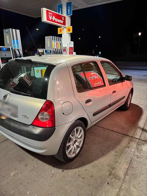 Gebraucht Renault Clio II 75 PS (55 kW) 2007 Silber Limousine