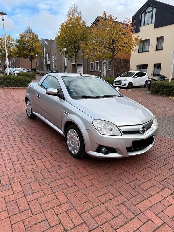 Silber Gebraucht 2008 Opel Tigra Cabrio | 2.800 € (Fairer Preis) - Bild 1/4