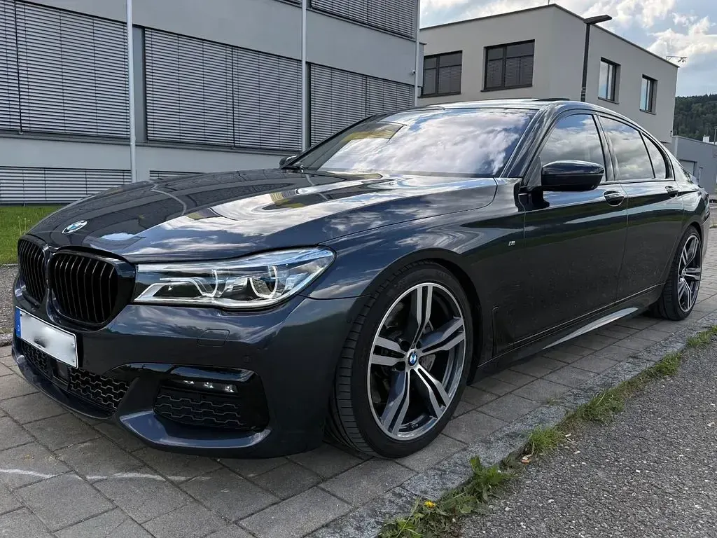 Gebraucht BMW 750 Performance 400 PS (294 kW) 2018 Schwarz Limousine