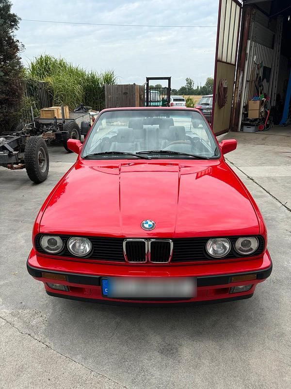 Rot Gebraucht 1993 BMW 320 Cabriolet Cabrio | 12.450 € - Bild 1/4