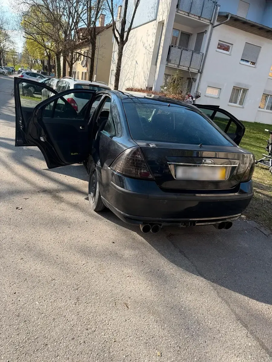 Gebraucht Ford Focus 204 PS (150 kW) 2005 Schwarz Limousine